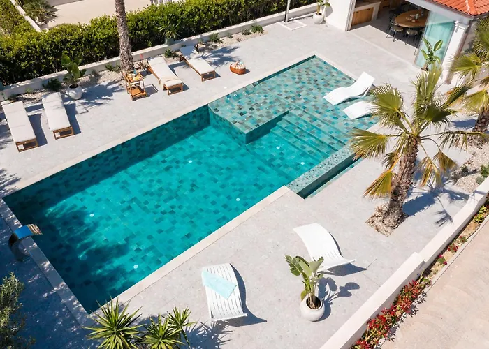 New Luxury Vila *